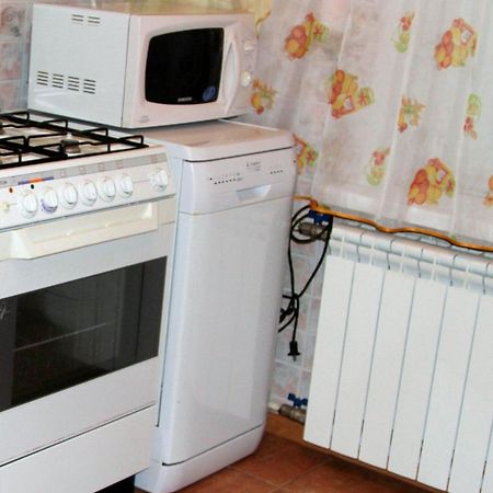 Apartment Near Metro Akademgorodok Kiev Exterior photo