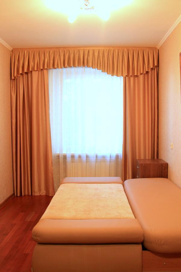 Apartment Near Metro Akademgorodok Kiev Exterior photo